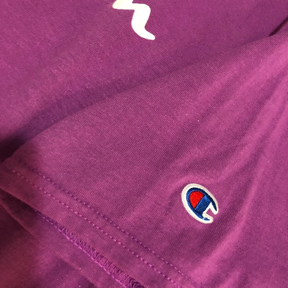 Champion magenta purple t shirt AUTHENTIC - Picture 4 of 5